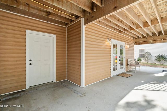 118 SW 2nd Street, Oak Island, NC 28465