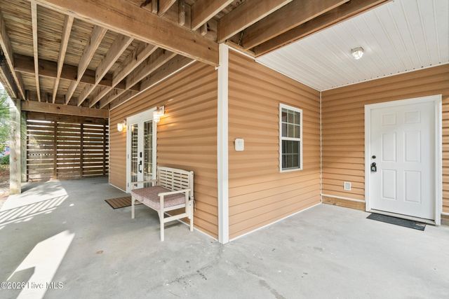 118 SW 2nd Street, Oak Island, NC 28465