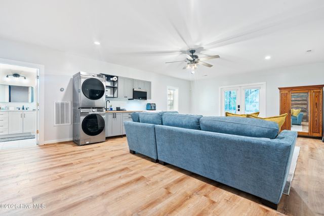 118 SW 2nd Street, Oak Island, NC 28465