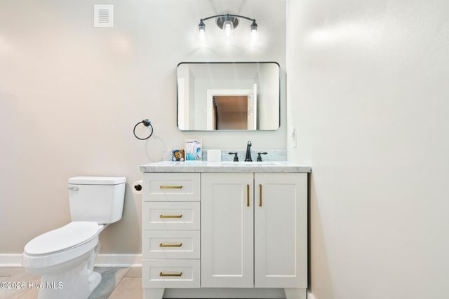 118 SW 2nd Street, Oak Island, NC 28465