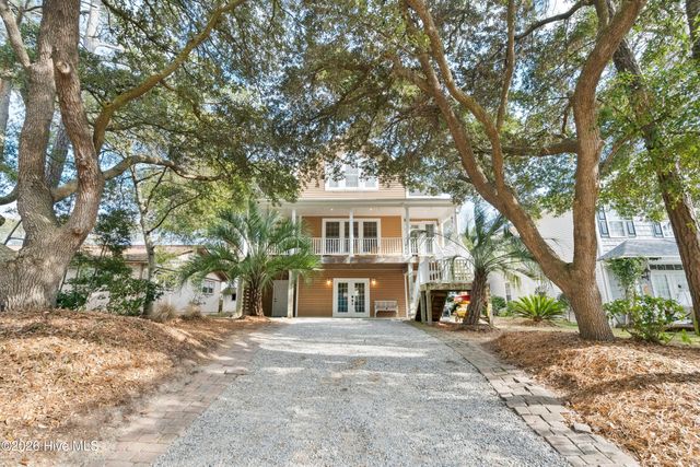 118 SW 2nd Street, Oak Island, NC 28465