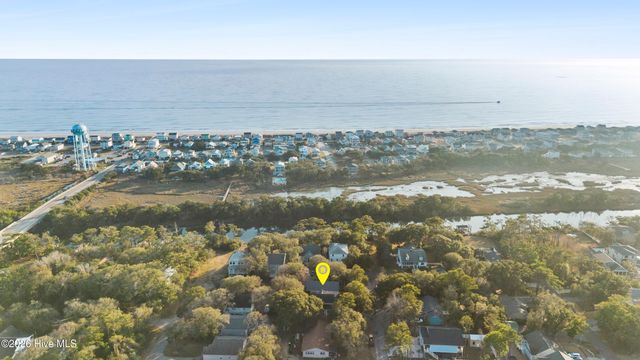 118 SW 2nd Street, Oak Island, NC 28465