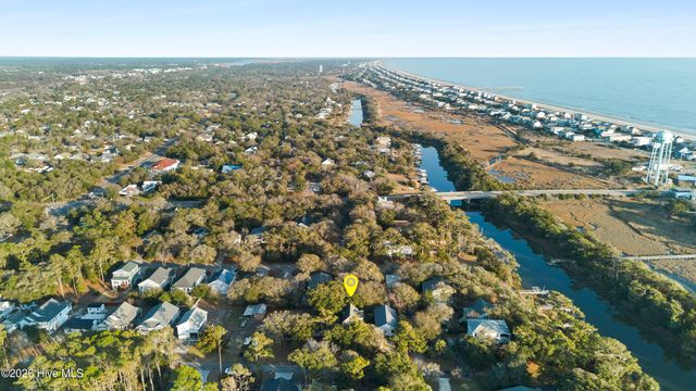 118 SW 2nd Street, Oak Island, NC 28465