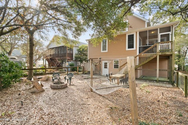 118 SW 2nd Street, Oak Island, NC 28465