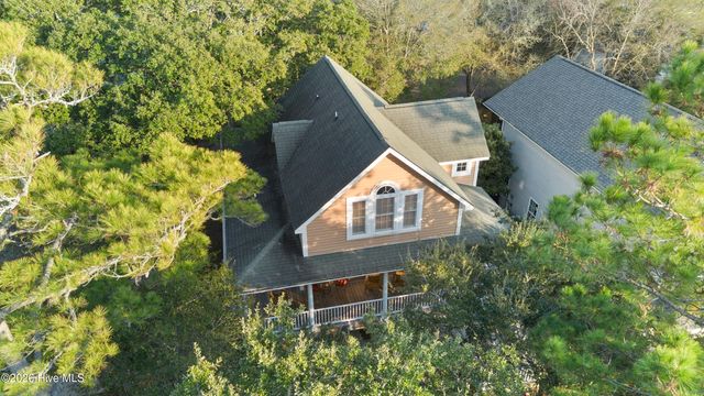 118 SW 2nd Street, Oak Island, NC 28465