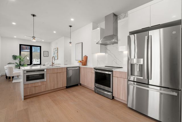 84 Prospect St 202, Somerville, MA 02143