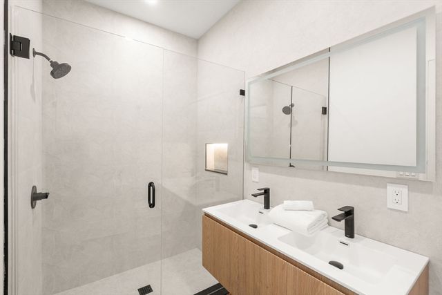 84 Prospect St 202, Somerville, MA 02143