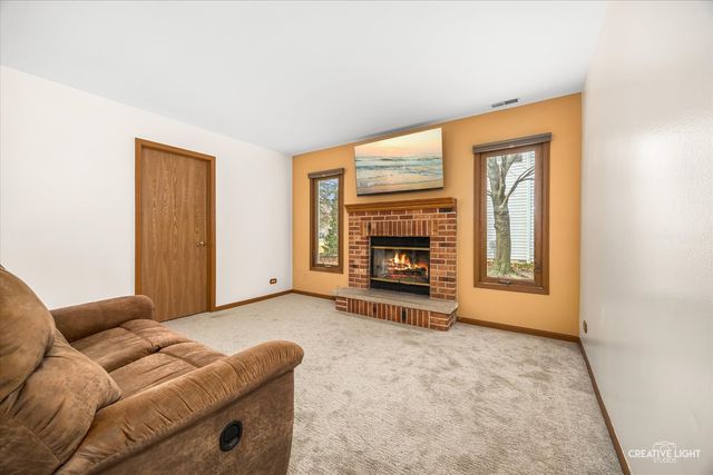 313 Bayberry Drive, Algonquin, IL 60102