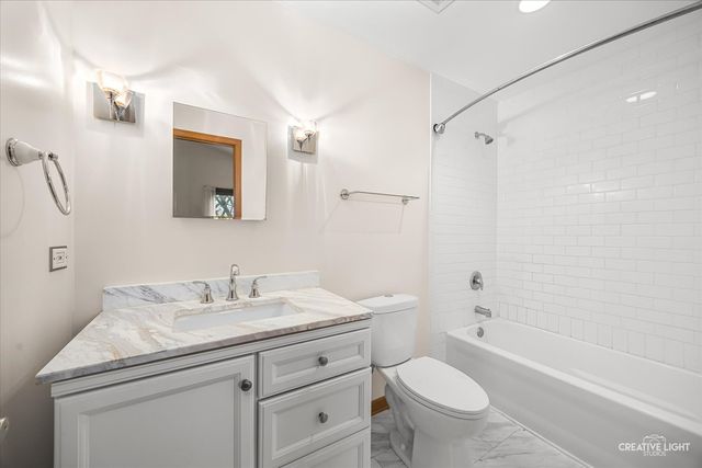 313 Bayberry Drive, Algonquin, IL 60102