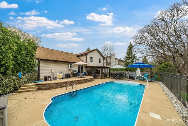 313 Bayberry Drive, Algonquin, IL 60102