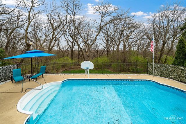 313 Bayberry Drive, Algonquin, IL 60102