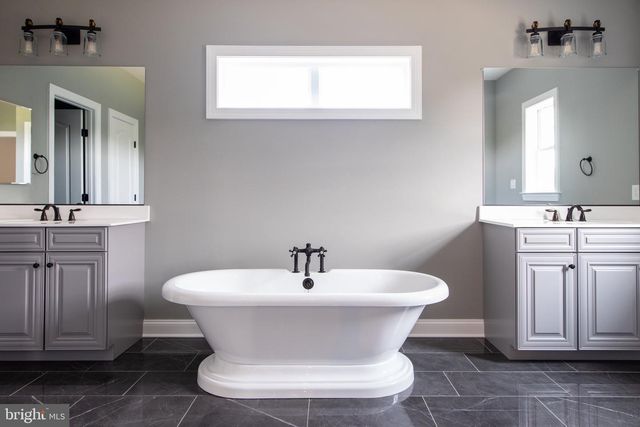 31 2ND AVE, Sykesville, MD 21784