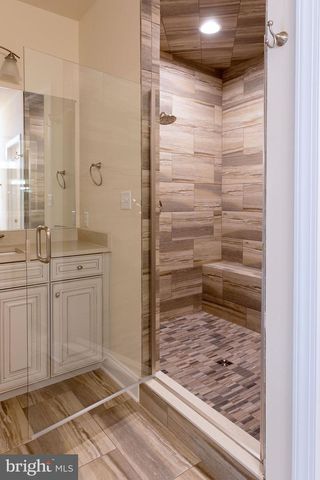 31 2ND AVE, Sykesville, MD 21784