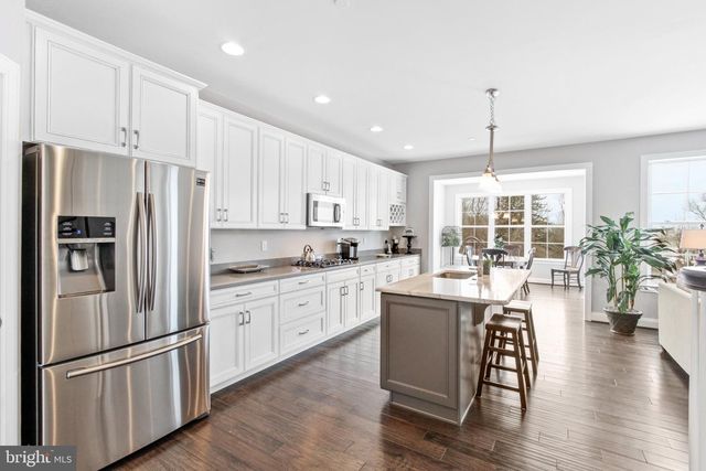 31 2ND AVE, Sykesville, MD 21784