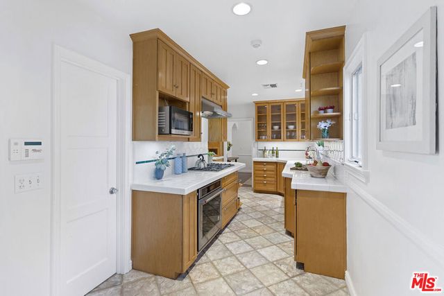 8585 Airdrome Street, Los Angeles, CA 90035