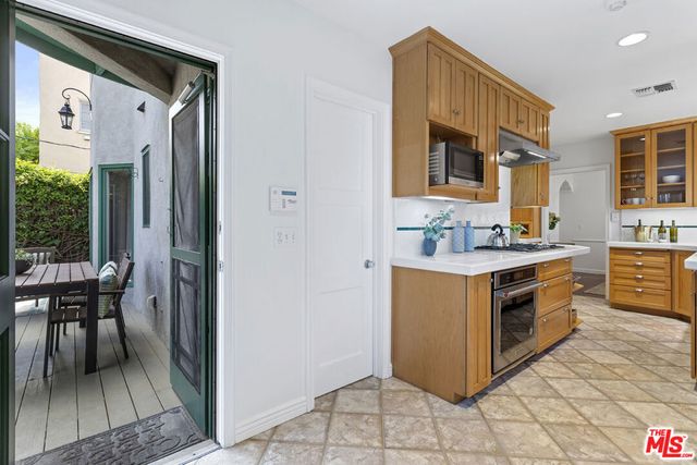 8585 Airdrome Street, Los Angeles, CA 90035