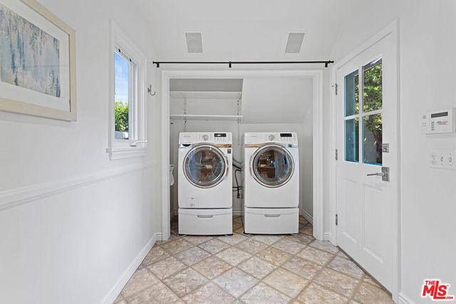 8585 Airdrome Street, Los Angeles, CA 90035