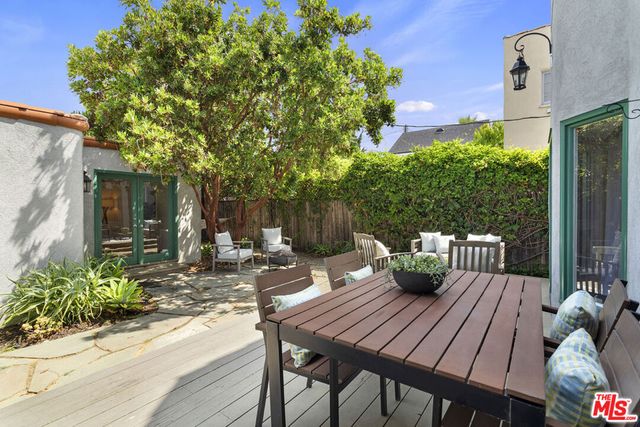 8585 Airdrome Street, Los Angeles, CA 90035