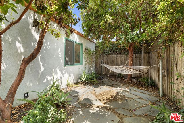 8585 Airdrome Street, Los Angeles, CA 90035