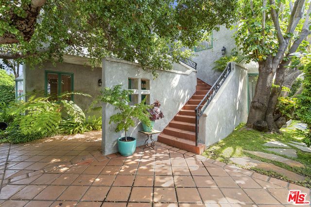 8585 Airdrome Street, Los Angeles, CA 90035