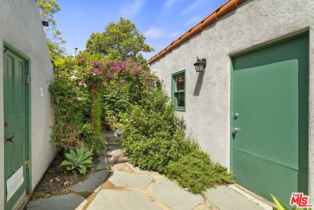 8585 Airdrome Street, Los Angeles, CA 90035