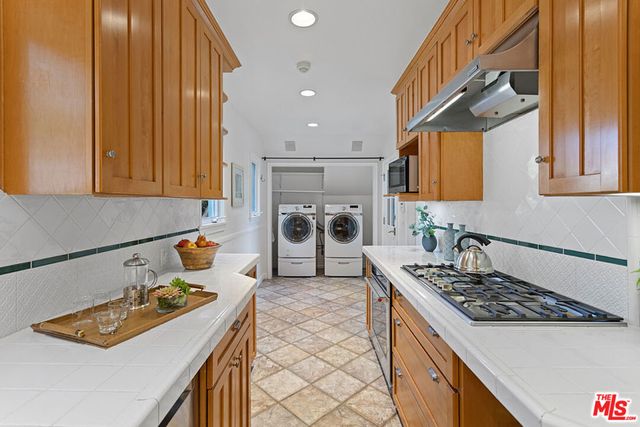 8585 Airdrome Street, Los Angeles, CA 90035