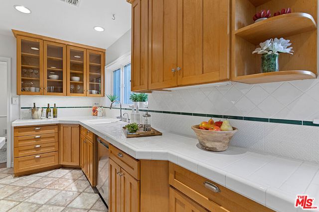 8585 Airdrome Street, Los Angeles, CA 90035
