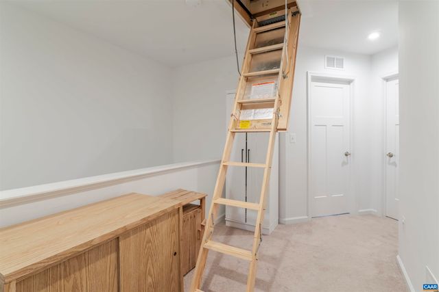 4174 DAUPHIN DR, Charlottesville, VA 22902