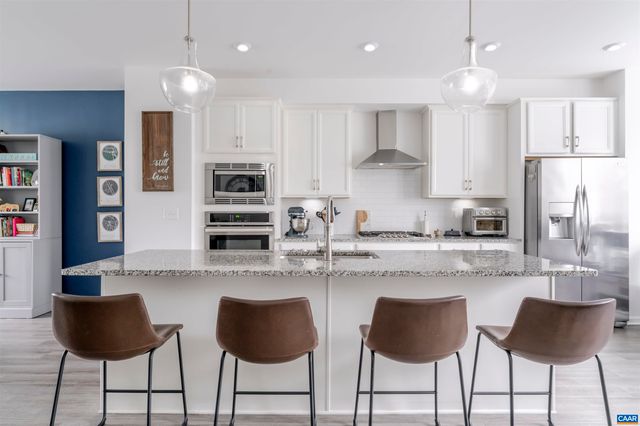 4174 DAUPHIN DR, Charlottesville, VA 22902