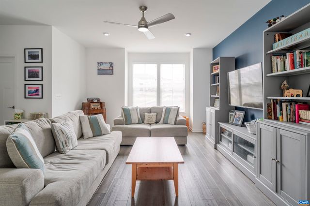 4174 DAUPHIN DR, Charlottesville, VA 22902