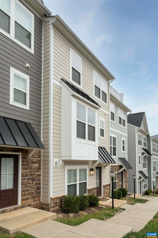 4174 DAUPHIN DR, Charlottesville, VA 22902