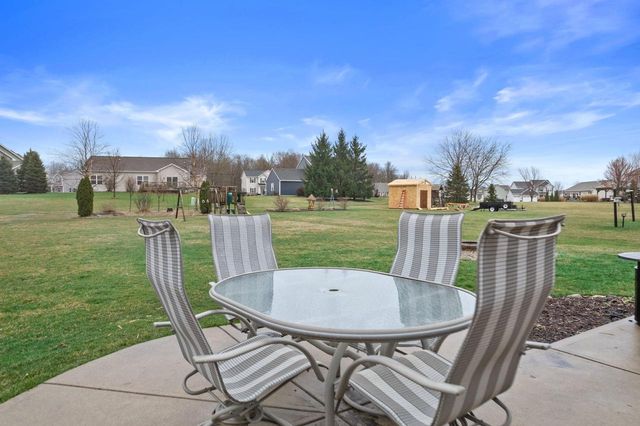 N7996 Woody LANE, Ixonia, WI 53036