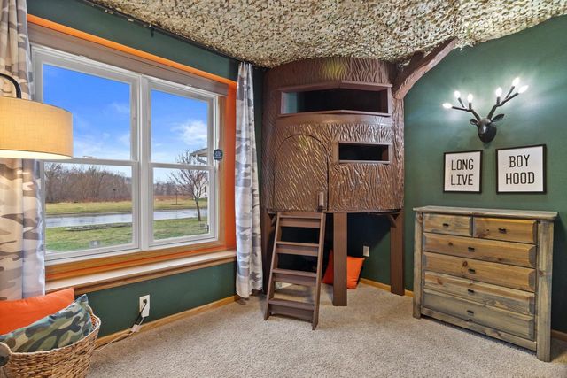 N7996 Woody LANE, Ixonia, WI 53036