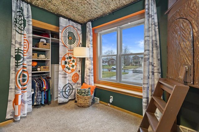 N7996 Woody LANE, Ixonia, WI 53036