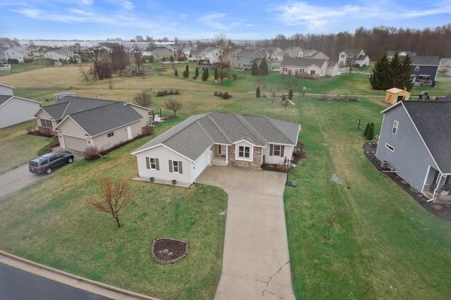 N7996 Woody LANE, Ixonia, WI 53036