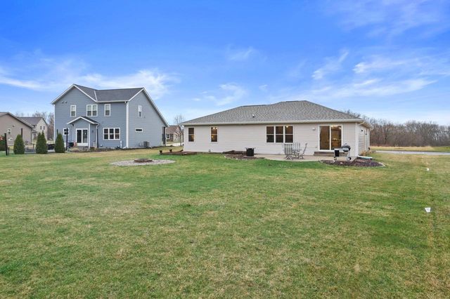 N7996 Woody LANE, Ixonia, WI 53036