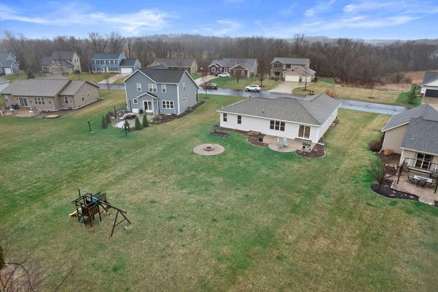 N7996 Woody LANE, Ixonia, WI 53036