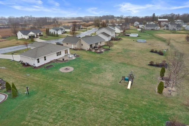 N7996 Woody LANE, Ixonia, WI 53036