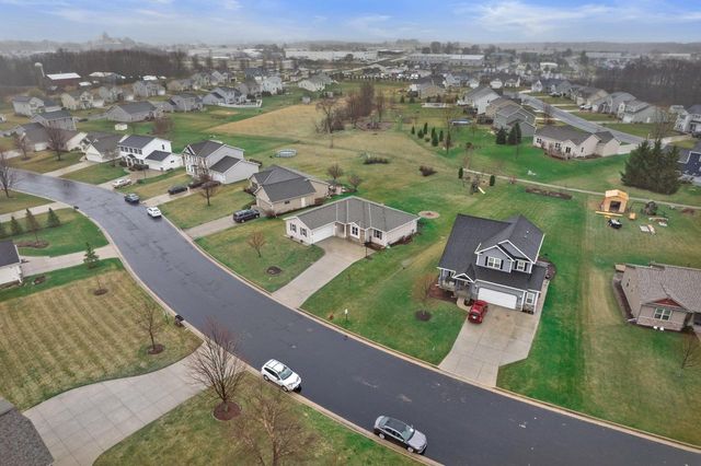 N7996 Woody LANE, Ixonia, WI 53036