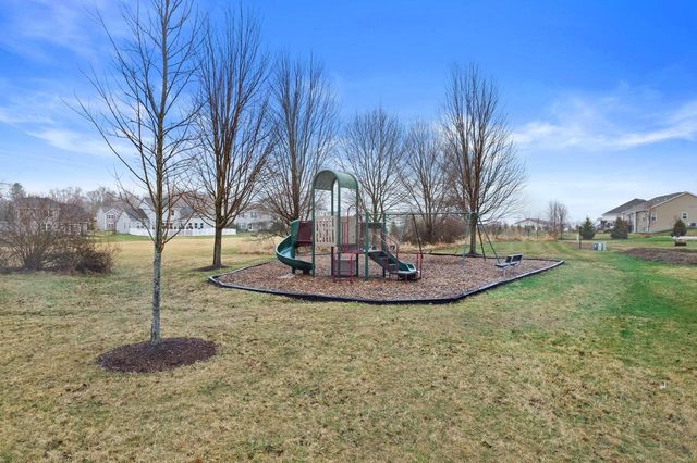 N7996 Woody LANE, Ixonia, WI 53036