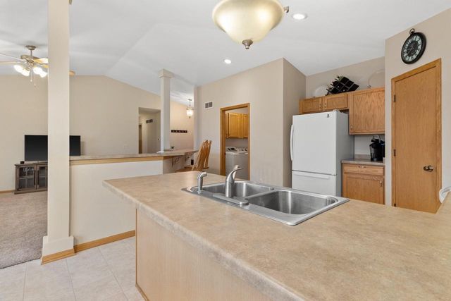 N7996 Woody LANE, Ixonia, WI 53036