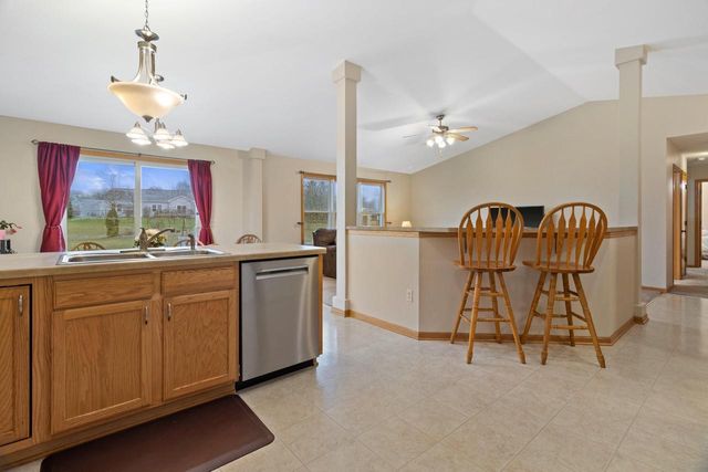 N7996 Woody LANE, Ixonia, WI 53036