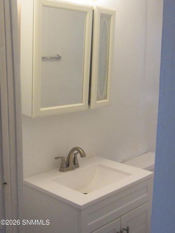 1070 N Tornillo Street, Las Cruces, NM 88001