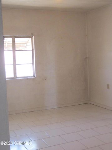 1070 N Tornillo Street, Las Cruces, NM 88001
