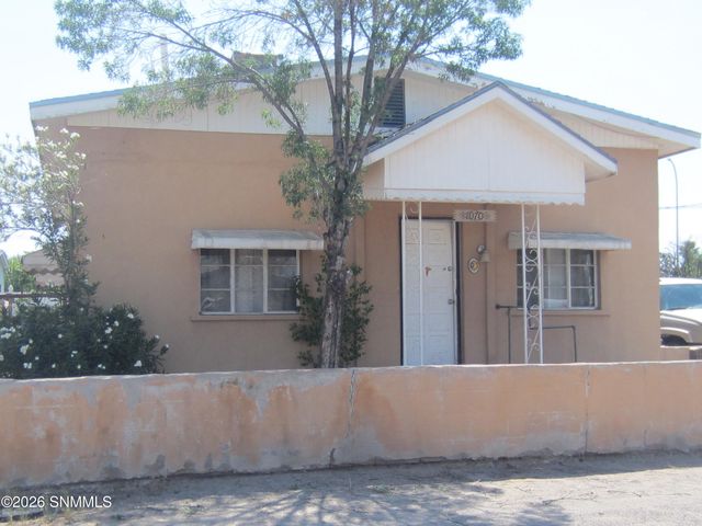 1070 N Tornillo Street, Las Cruces, NM 88001