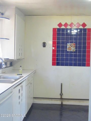 1070 N Tornillo Street, Las Cruces, NM 88001