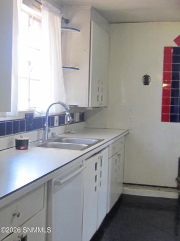 1070 N Tornillo Street, Las Cruces, NM 88001