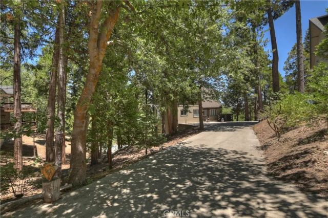 544 Old Toll Road, Lake Arrowhead, CA 92352