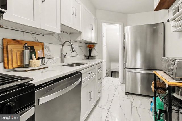 8528 WATER OAK RD, Parkville, MD 21234