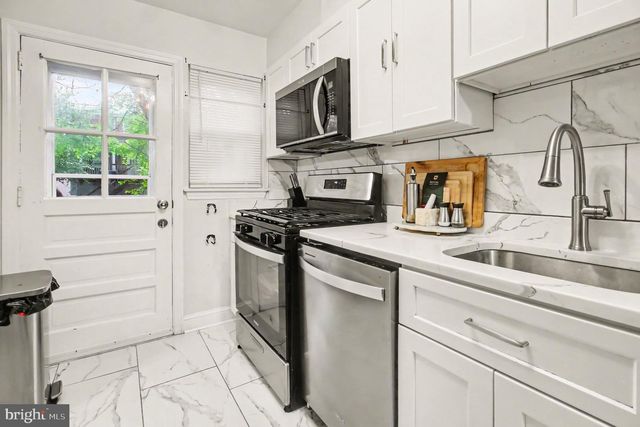 8528 WATER OAK RD, Parkville, MD 21234